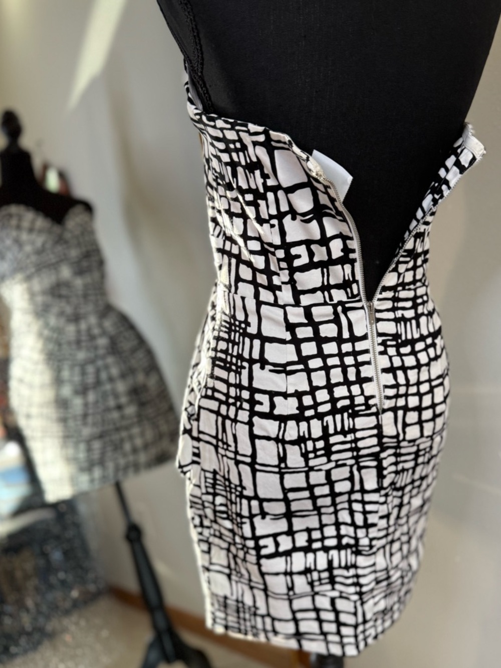 Ark & Co Strapless Cocktail Dress Black White Graphic Print Size M - Picture 7 of 8